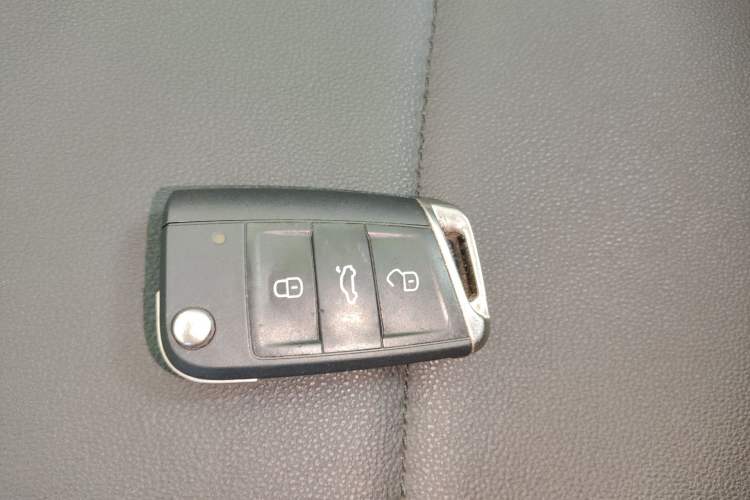 Used Volkswagen Tacqua 2021 280TSI DSG EnjoyPro Smart Connectivity Version Vehicle Key