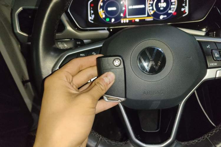 Used Volkswagen Tacqua 2021 280TSI DSG R-Line Connected Version Vehicle Key