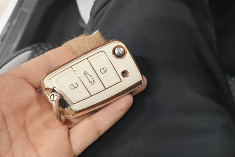 Used Volkswagen Tacqua 2021 1.5L Automatic 30th Anniversary Edition Vehicle Key