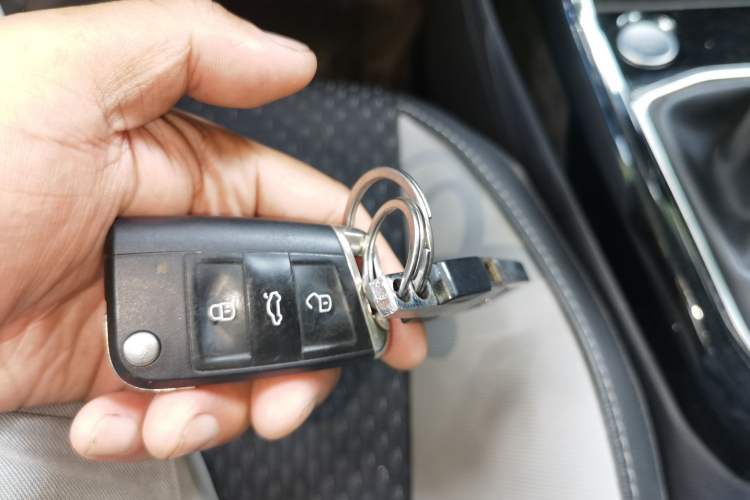 Used Volkswagen Tacqua 2021 1.5L Automatic 30th Anniversary Edition Vehicle Key