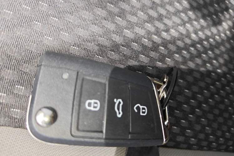 Used Volkswagen Tacqua 2021 200TSI DSG JoyConnect Edition Vehicle Key
