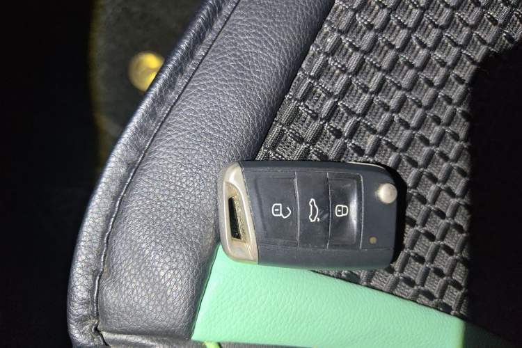 Used Volkswagen Tacqua 2021 280TSI DSG R-Line Connected Version Vehicle Key