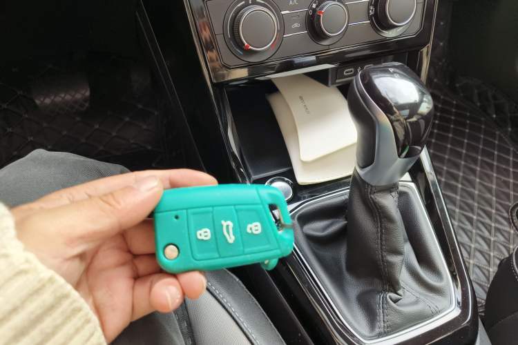 Used Volkswagen Tacqua 2021 1.5L Automatic 30th Anniversary Edition Vehicle Key