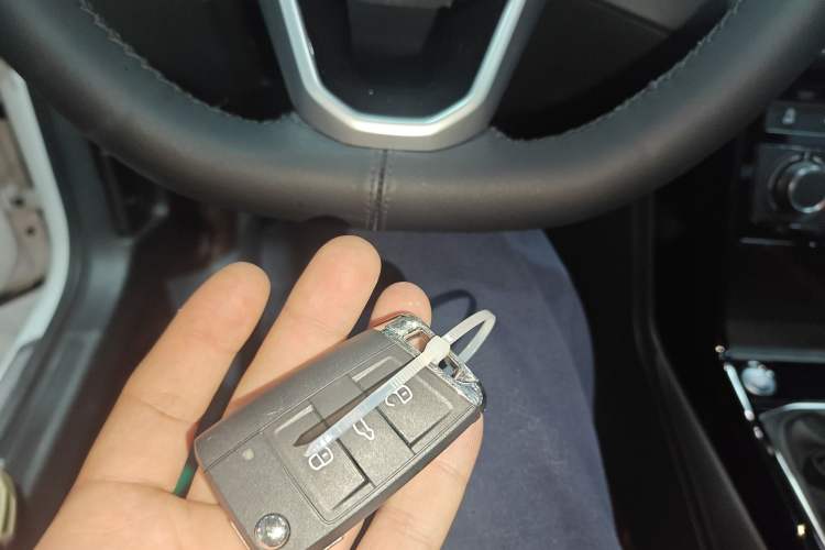 Used Volkswagen Tacqua 2021 280TSI DSG EnjoyPro Smart Connectivity Version Vehicle Key