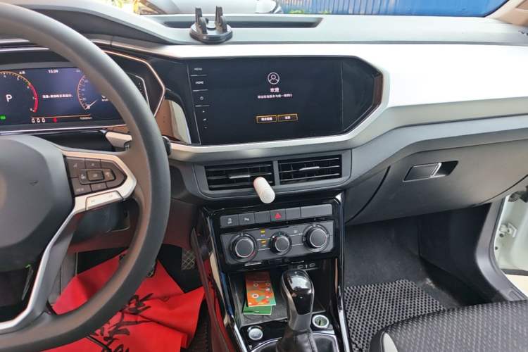 Used Volkswagen Tacqua 2023 200TSI DSG Joy-Connect Edition Audio And AC Panel