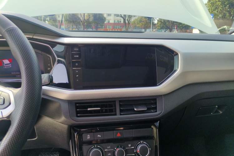 Used Volkswagen Tacqua 2023 200TSI DSG Joy-Connect Edition Audio And AC Panel