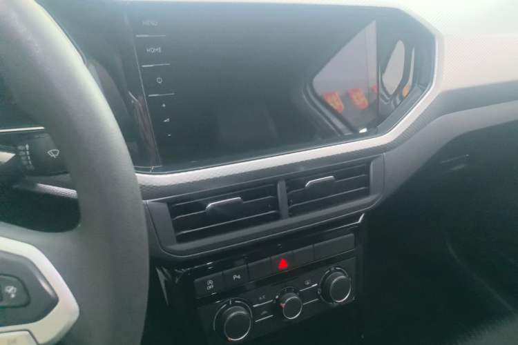 Used Volkswagen Tacqua 2023 200TSI DSG Joy-Connect Edition Audio And AC Panel