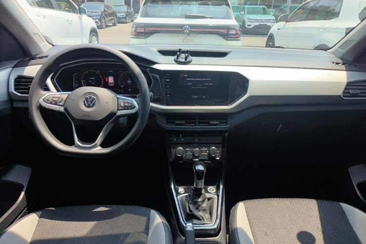 Used Volkswagen Tacqua 2023 200TSI DSG Joy-Connect Edition Center Console
