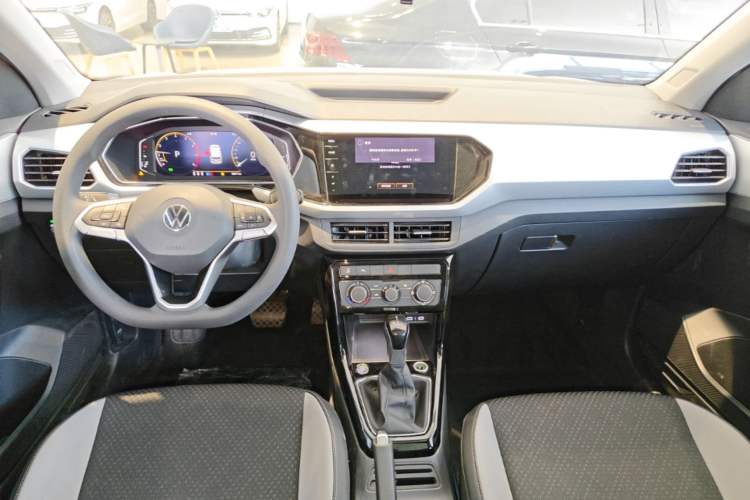 Used Volkswagen Tacqua 2023 200TSI DSG Joy-Connect Edition Center Console