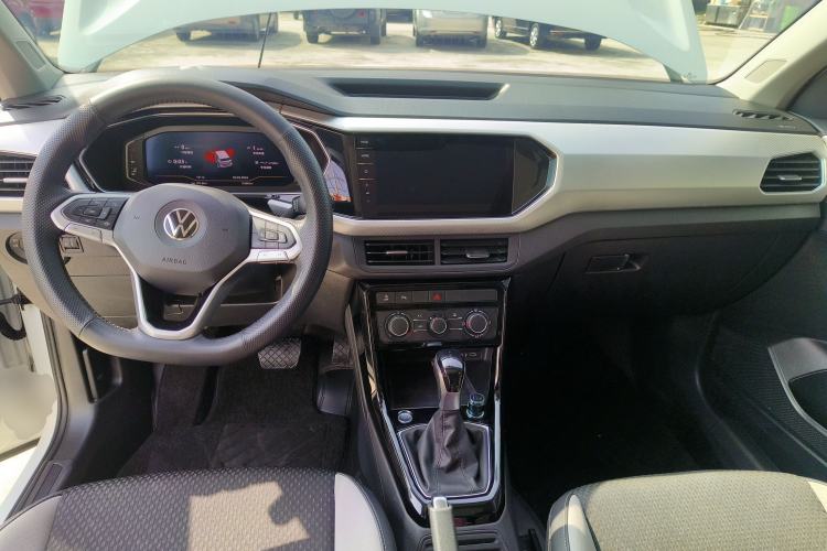 Used Volkswagen Tacqua 2023 200TSI DSG Joy-Connect Edition Center Console