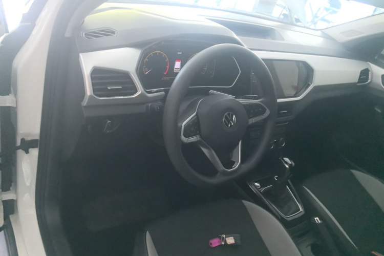 Used Volkswagen Tacqua 2023 200TSI DSG Joy-Connect Edition Center Console