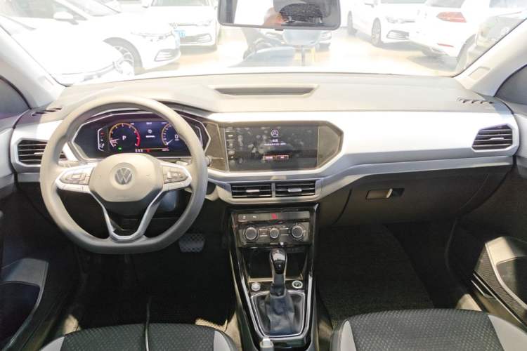 Used Volkswagen Tacqua 2023 200TSI DSG Joy-Connect Edition Center Console