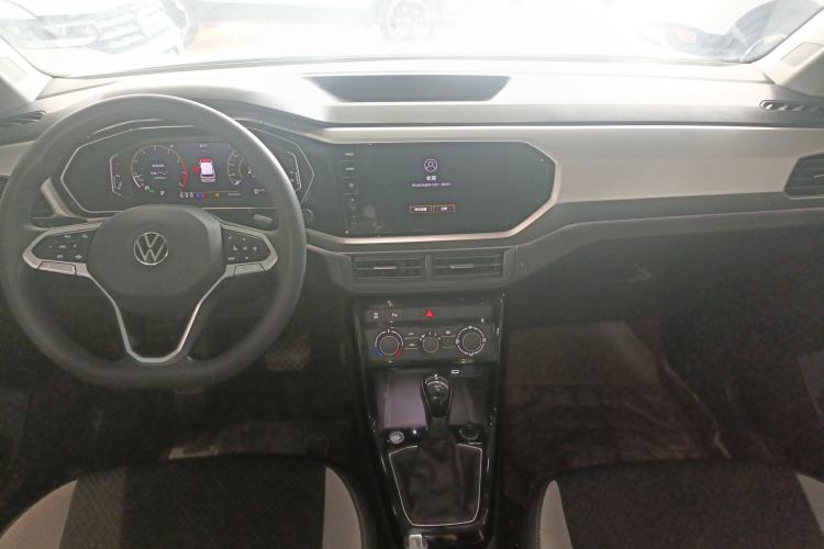 Used Volkswagen Tacqua 2023 200TSI DSG Joy-Connect Edition Center Console