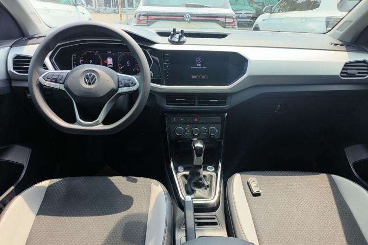 Used Volkswagen Tacqua 2023 200TSI DSG Joy-Connect Edition Center Console