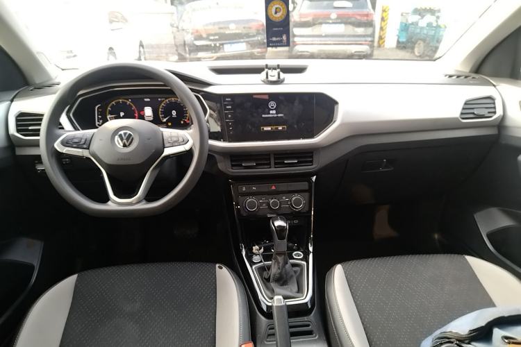 Used Volkswagen Tacqua 2023 200TSI DSG Joy-Connect Edition Center Console