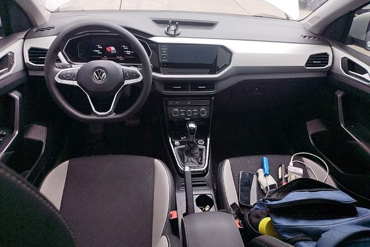 Used Volkswagen Tacqua 2023 200TSI DSG Joy-Connect Edition Center Console