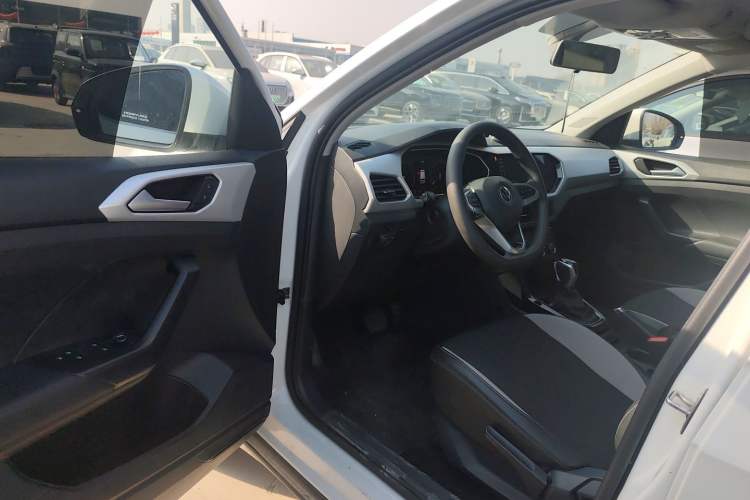 Used Volkswagen Tacqua 2023 200TSI DSG Joy-Connect Edition Driver Seat