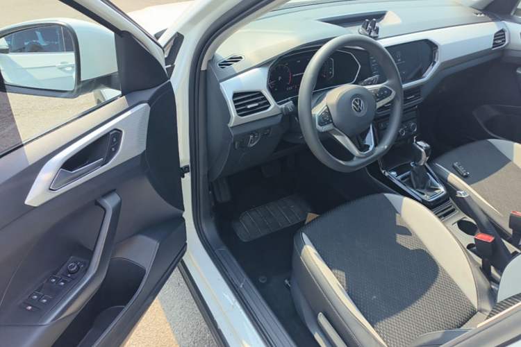 Used Volkswagen Tacqua 2023 200TSI DSG Joy-Connect Edition Driver Seat