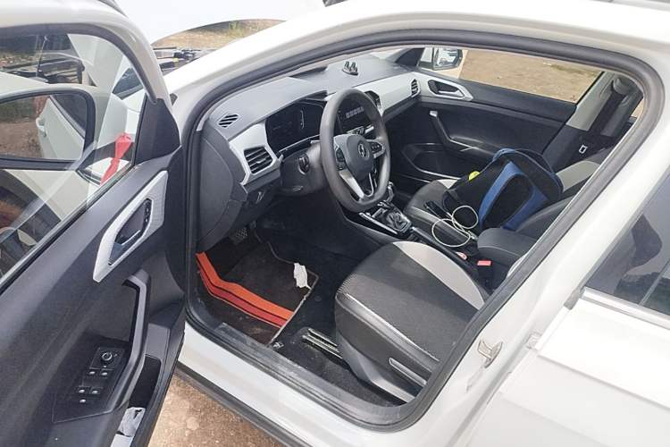Used Volkswagen Tacqua 2023 200TSI DSG Joy-Connect Edition Driver Seat