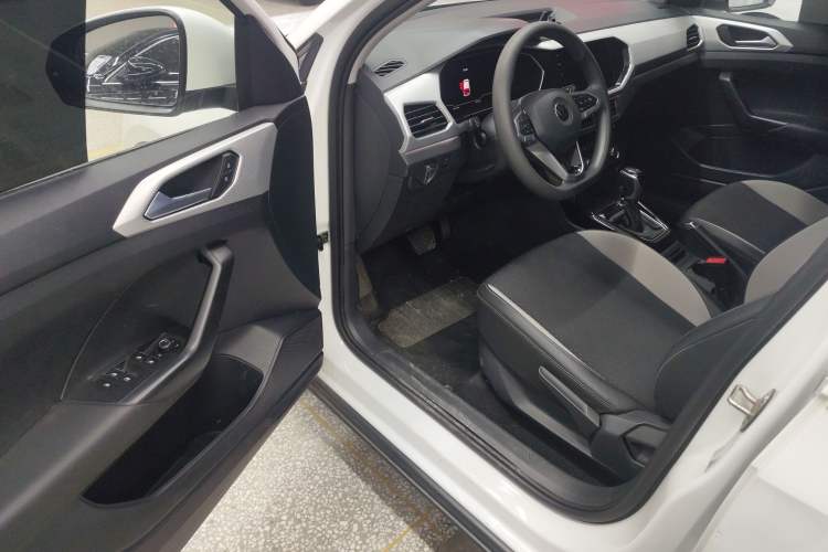 Used Volkswagen Tacqua 2023 200TSI DSG Joy-Connect Edition Driver Seat