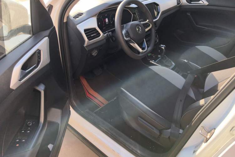 Used Volkswagen Tacqua 2023 200TSI DSG Joy-Connect Edition Driver Seat