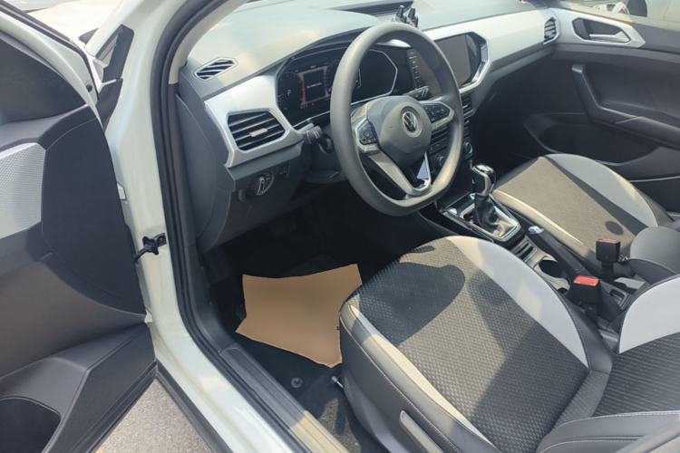 Used Volkswagen Tacqua 2023 200TSI DSG Joy-Connect Edition Driver Seat