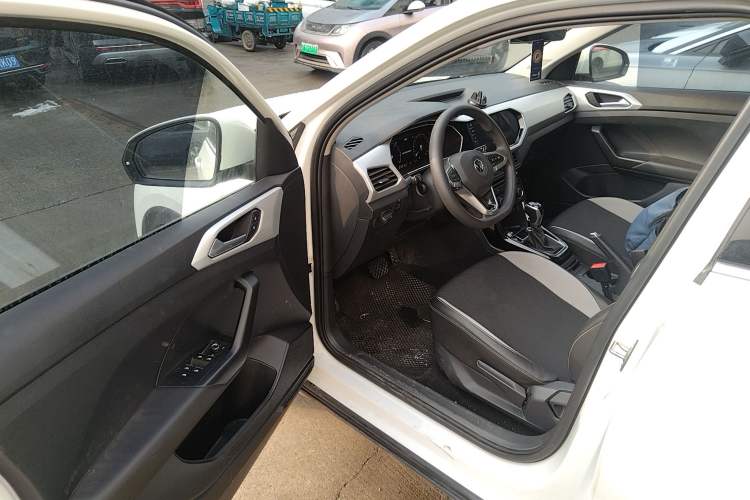 Used Volkswagen Tacqua 2023 200TSI DSG Joy-Connect Edition Driver Seat