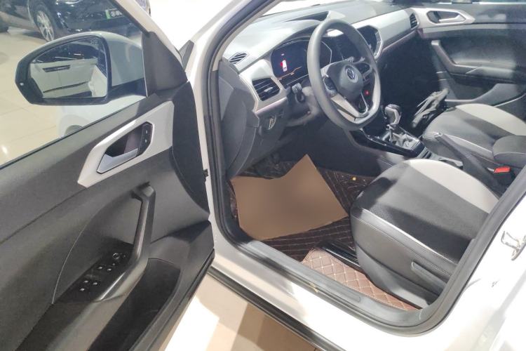 Used Volkswagen Tacqua 2023 200TSI DSG Joy-Connect Edition Driver Seat