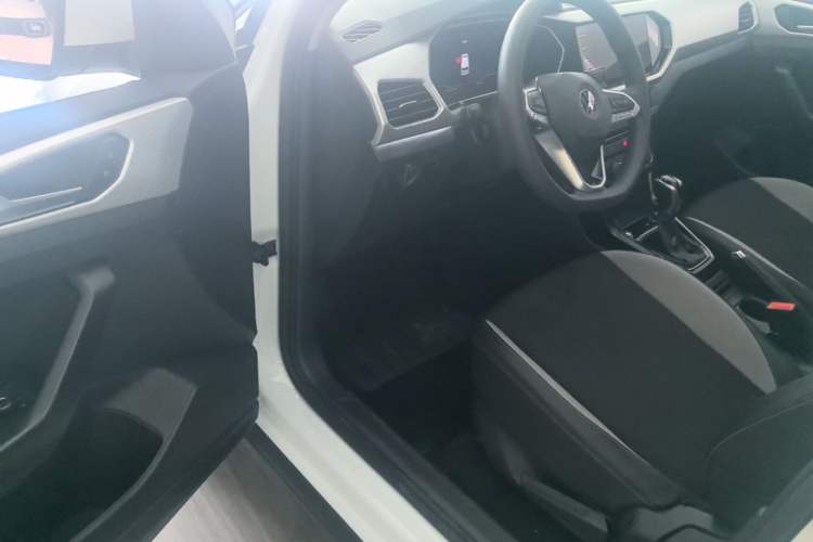 Used Volkswagen Tacqua 2023 200TSI DSG Joy-Connect Edition Driver Seat