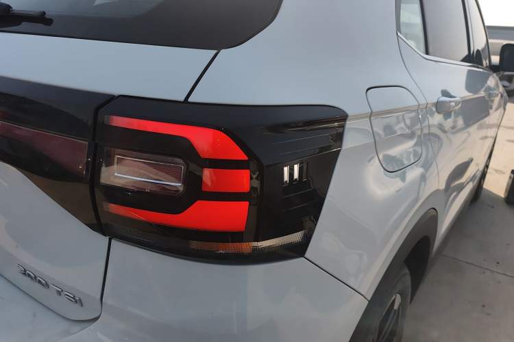 Used Volkswagen Tacqua 2023 200TSI DSG Joy-Connect Edition Exterior 3