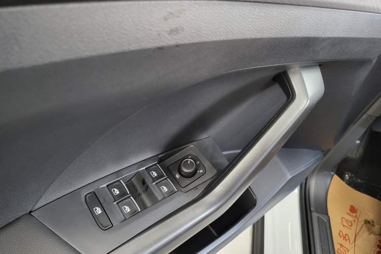 Used Volkswagen Tacqua 2023 200TSI DSG Joy-Connect Edition Exterior 5