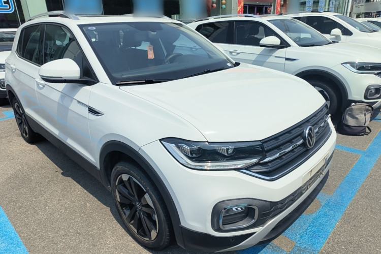 Used Volkswagen Tacqua 2023 200TSI DSG Joy-Connect Edition Front Right 45 Deg