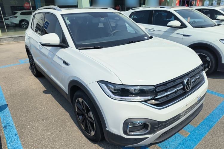 Used Volkswagen Tacqua 2023 200TSI DSG Joy-Connect Edition Front Right 45 Deg