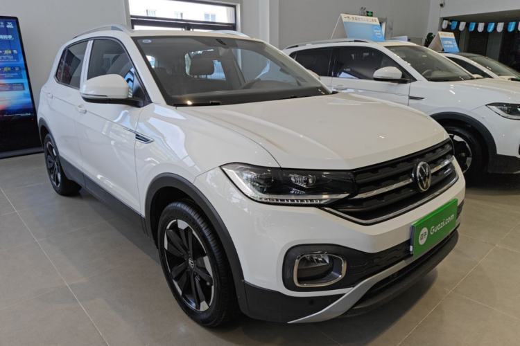Used Volkswagen Tacqua 2023 200TSI DSG Joy-Connect Edition Front Right 45 Deg