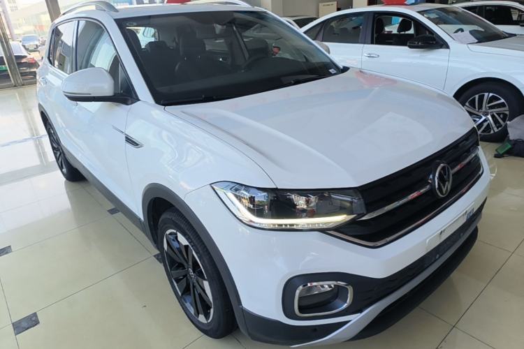 Used Volkswagen Tacqua 2023 200TSI DSG Joy-Connect Edition Front Right 45 Deg