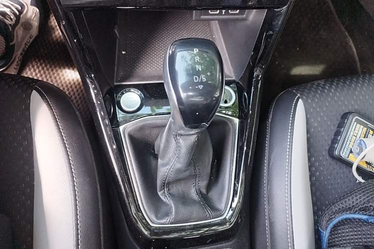 Used Volkswagen Tacqua 2023 200TSI DSG Joy-Connect Edition Gear Lever