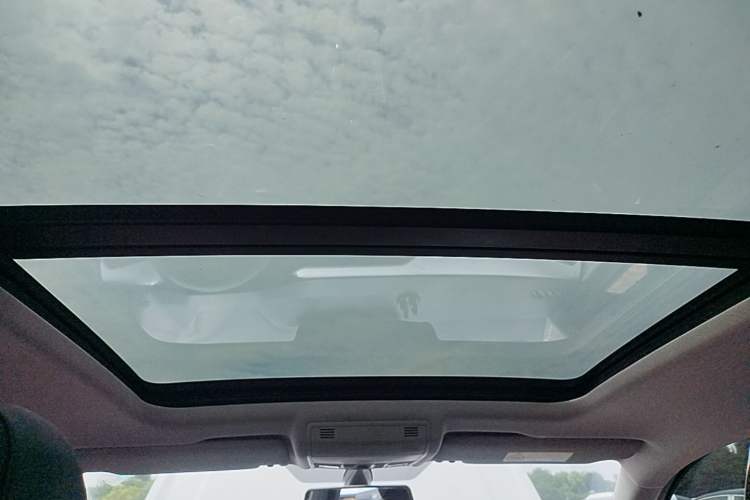 Used Volkswagen Tacqua 2023 200TSI DSG Joy-Connect Edition Headliner