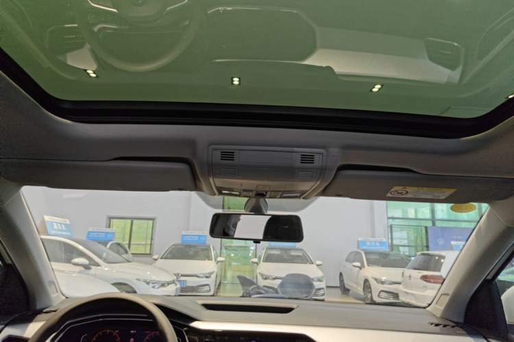 Used Volkswagen Tacqua 2023 200TSI DSG Joy-Connect Edition Headliner