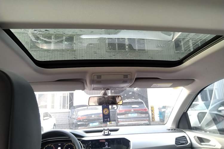 Used Volkswagen Tacqua 2023 200TSI DSG Joy-Connect Edition Headliner