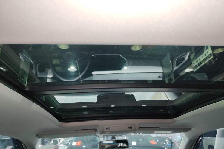 Used Volkswagen Tacqua 2023 200TSI DSG Joy-Connect Edition Headliner