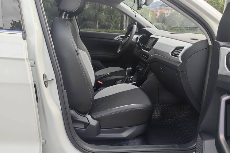 Used Volkswagen Tacqua 2023 200TSI DSG Joy-Connect Edition Interior 10