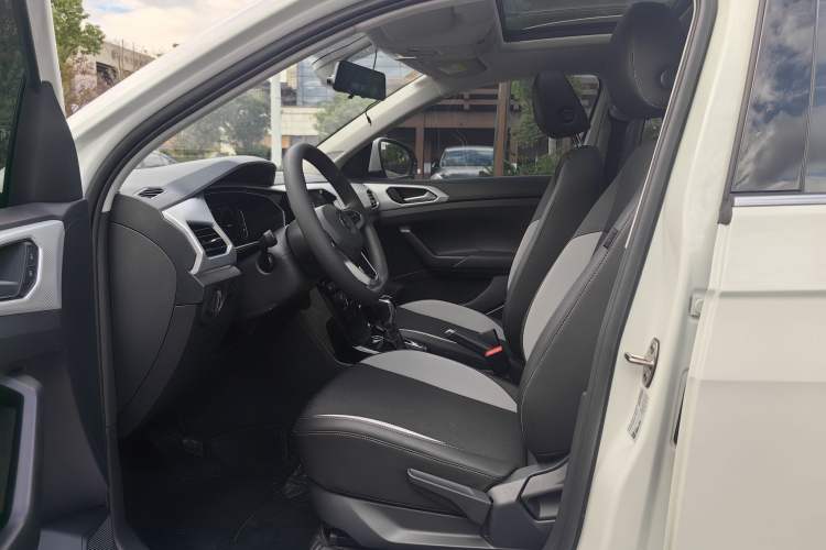 Used Volkswagen Tacqua 2023 200TSI DSG Joy-Connect Edition Interior 6