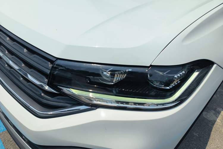 Used Volkswagen Tacqua 2023 200TSI DSG Joy-Connect Edition Left Front Headlight