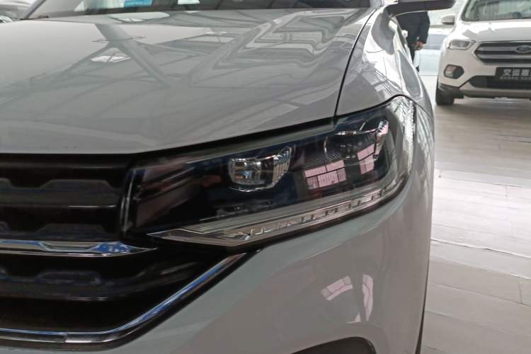 Used Volkswagen Tacqua 2023 200TSI DSG Joy-Connect Edition Left Front Headlight