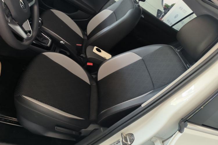 Used Volkswagen Tacqua 2023 200TSI DSG Joy-Connect Edition Left Front Seat