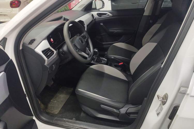 Used Volkswagen Tacqua 2023 200TSI DSG Joy-Connect Edition Left Front Seat