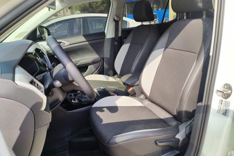 Used Volkswagen Tacqua 2023 200TSI DSG Joy-Connect Edition Left Front Seat