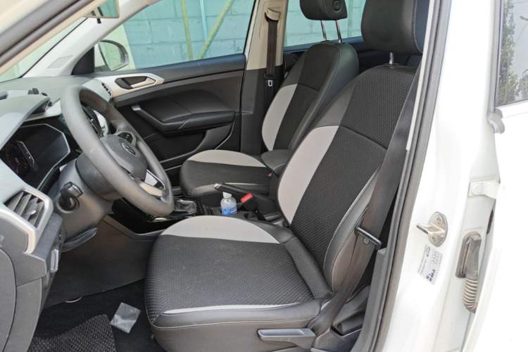 Used Volkswagen Tacqua 2023 200TSI DSG Joy-Connect Edition Left Front Seat