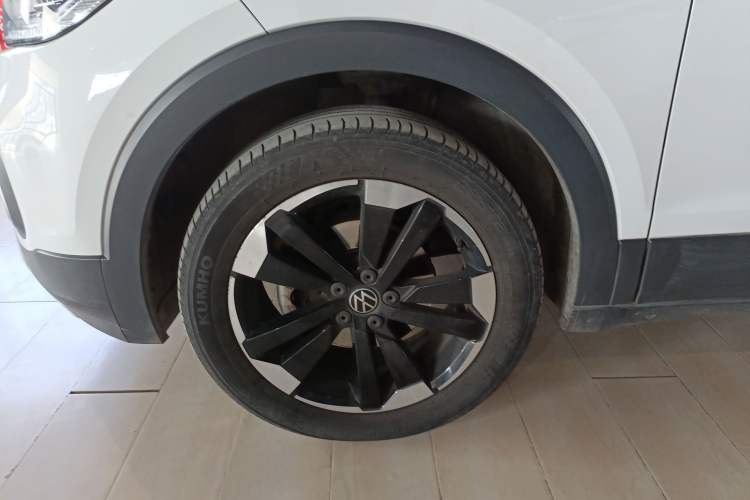 Used Volkswagen Tacqua 2023 200TSI DSG Joy-Connect Edition Left Front Wheel Hub