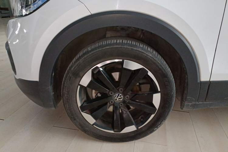 Used Volkswagen Tacqua 2023 200TSI DSG Joy-Connect Edition Left Front Wheel Hub